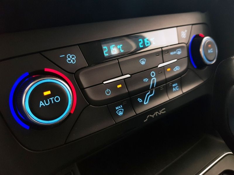 Ford FOCUS 2.0 TITANIUM 16V FLEX 4P POWERSHIFT 2015/2016 ADVANT AUTOMÓVEIS CAXIAS DO SUL / Carros no Vale