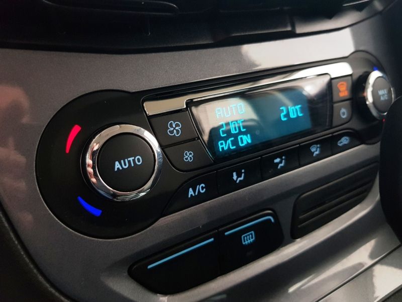 Ford FOCUS 2.0 TITANIUM 16V FLEX 4P POWERSHIFT 2015/2015 ADVANT AUTOMÓVEIS CAXIAS DO SUL / Carros no Vale