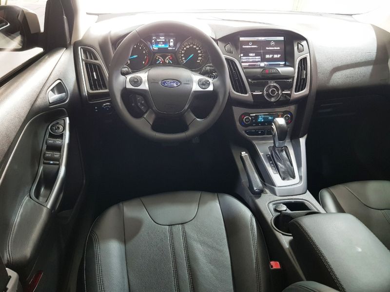 Ford FOCUS 2.0 TITANIUM PLUS 16V FLEX 4P POWERSHIFT 2014/2015 ADVANT AUTOMÓVEIS CAXIAS DO SUL / Carros no Vale