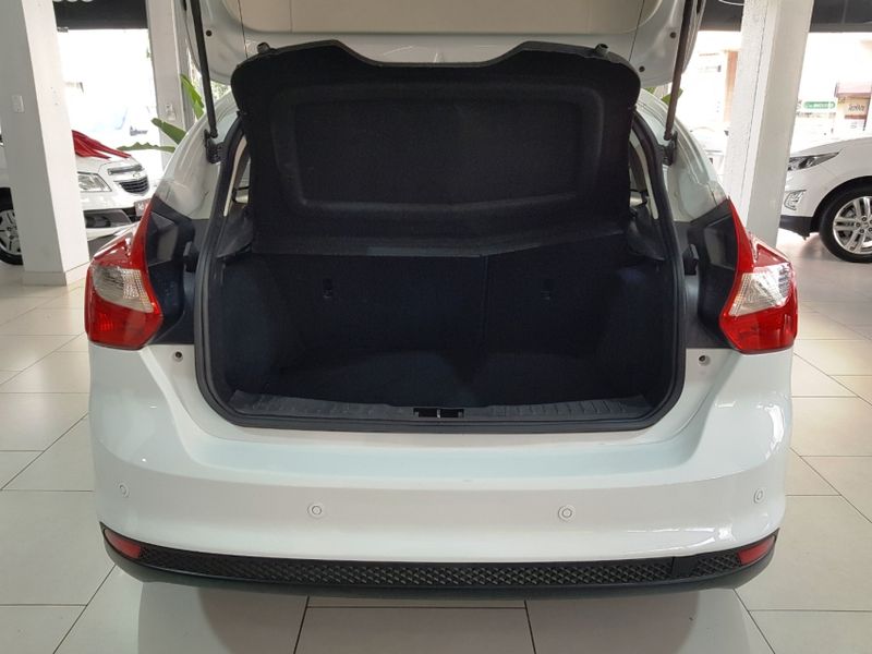 Ford FOCUS 2.0 TITANIUM PLUS 16V FLEX 4P POWERSHIFT 2014/2015 ADVANT AUTOMÓVEIS CAXIAS DO SUL / Carros no Vale