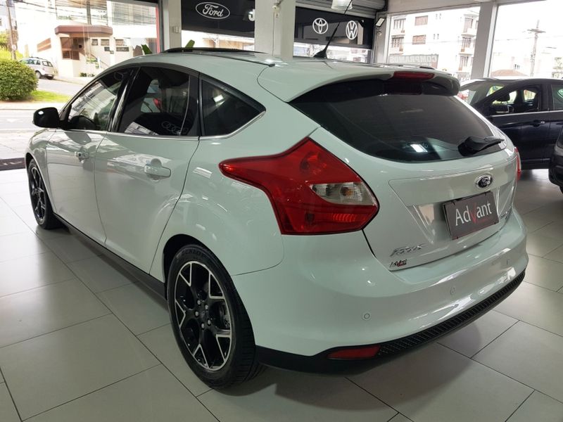 Ford FOCUS 2.0 TITANIUM PLUS 16V FLEX 4P POWERSHIFT 2014/2015 ADVANT AUTOMÓVEIS CAXIAS DO SUL / Carros no Vale