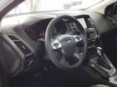 Ford FOCUS 2.0 TITANIUM PLUS 16V FLEX 4P POWERSHIFT 2014/2015 ADVANT AUTOMÓVEIS CAXIAS DO SUL / Carros no Vale