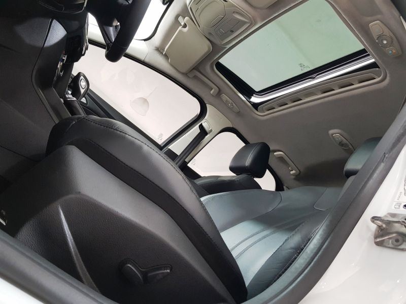 Ford FOCUS 2.0 TITANIUM PLUS 16V FLEX 4P POWERSHIFT 2014/2015 ADVANT AUTOMÓVEIS CAXIAS DO SUL / Carros no Vale