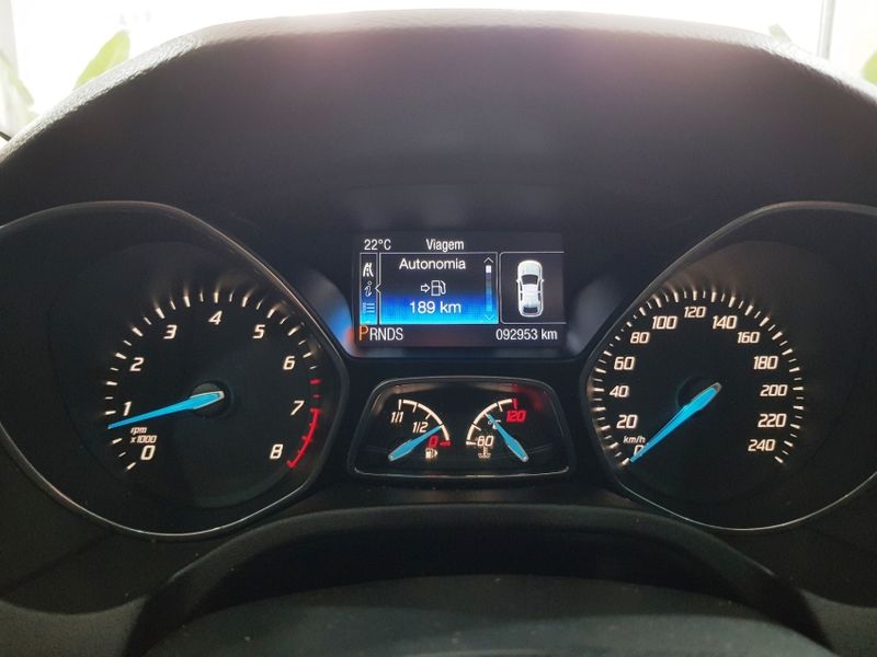 Ford FOCUS 2.0 TITANIUM PLUS 16V FLEX 4P POWERSHIFT 2014/2015 ADVANT AUTOMÓVEIS CAXIAS DO SUL / Carros no Vale