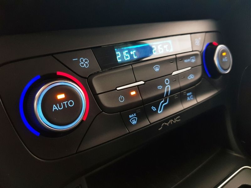 Ford FOCUS 2.0 TITANIUM PLUS FASTBACK 16V FLEX 4P POWERSHIFT 2016/2016 ADVANT AUTOMÓVEIS CAXIAS DO SUL / Carros no Vale