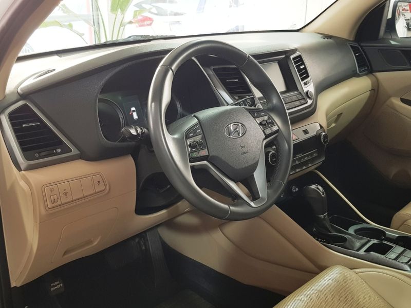 Hyundai TUCSON 1.6 16V T-GDI GASOLINA GLS ECOSHIFT 2017/2018 ADVANT AUTOMÓVEIS CAXIAS DO SUL / Carros no Vale