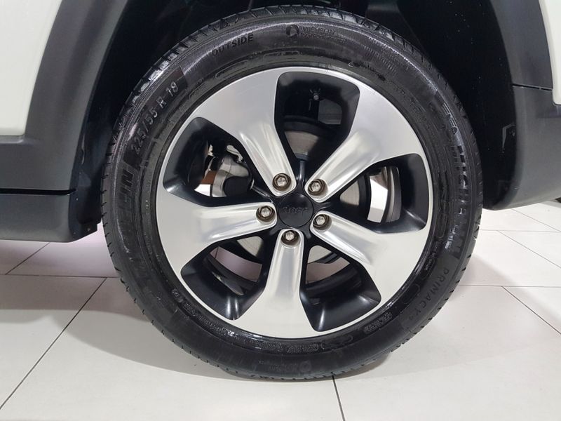 JEEP COMPASS 2.0 16V FLEX LONGITUDE AUTOMÁTICO 2018/2018 ADVANT AUTOMÓVEIS CAXIAS DO SUL / Carros no Vale JEEP COMPASS 2.0 16V FLEX LONGITUDE AUTOMÁTICO 2018/2018 ADVANT AUTOMÓVEIS CAXIAS DO SUL / Carros no Vale