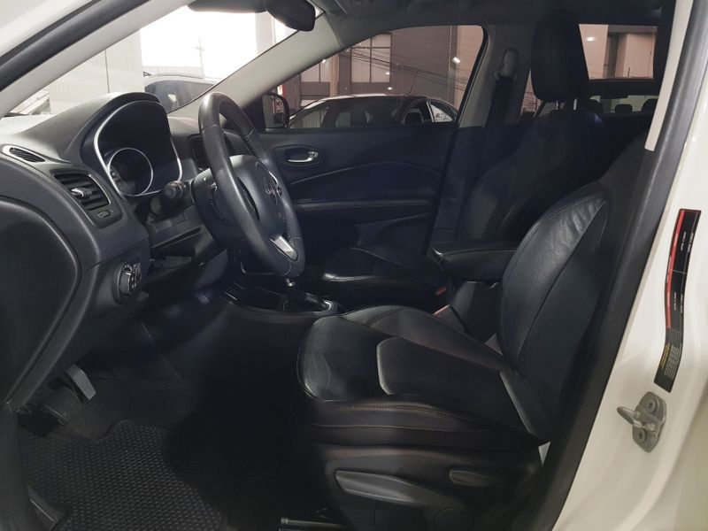 JEEP COMPASS 2.0 16V FLEX LONGITUDE AUTOMÁTICO 2018/2018 ADVANT AUTOMÓVEIS CAXIAS DO SUL / Carros no Vale JEEP COMPASS 2.0 16V FLEX LONGITUDE AUTOMÁTICO 2018/2018 ADVANT AUTOMÓVEIS CAXIAS DO SUL / Carros no Vale
