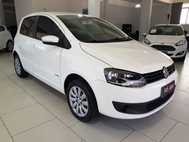Volkswagen FOX 1.0 MI 8V FLEX 4P MANUAL 2013/2014 ADVANT AUTOMÓVEIS CAXIAS DO SUL / Carros no Vale