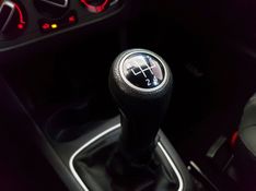 Volkswagen FOX 1.0 MI 8V FLEX 4P MANUAL 2013/2014 ADVANT AUTOMÓVEIS CAXIAS DO SUL / Carros no Vale