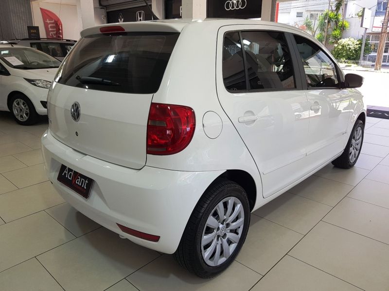Volkswagen FOX 1.0 MI 8V FLEX 4P MANUAL 2013/2014 ADVANT AUTOMÓVEIS CAXIAS DO SUL / Carros no Vale