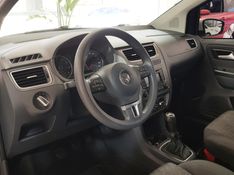 Volkswagen FOX 1.0 MI 8V FLEX 4P MANUAL 2013/2014 ADVANT AUTOMÓVEIS CAXIAS DO SUL / Carros no Vale