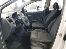 Volkswagen FOX 1.0 MI 8V FLEX 4P MANUAL 2013/2014 ADVANT AUTOMÓVEIS CAXIAS DO SUL / Carros no Vale