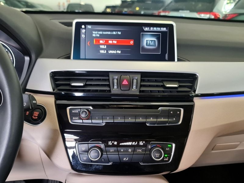 BMW X1 2.0 16V TURBO ACTIVEFLEX SDRIVE20I GP 4P AUTOMÁTICO 2021/2022 CARRO DEZ NOVO HAMBURGO / Carros no Vale