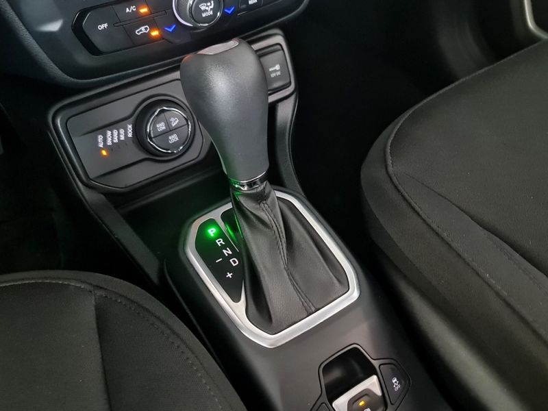 JEEP RENEGADE 2.0 16V TURBO DIESEL MOAB 4P 4X4 AUTOMÁTICO 2020/2021 CARRO DEZ NOVO HAMBURGO / Carros no Vale