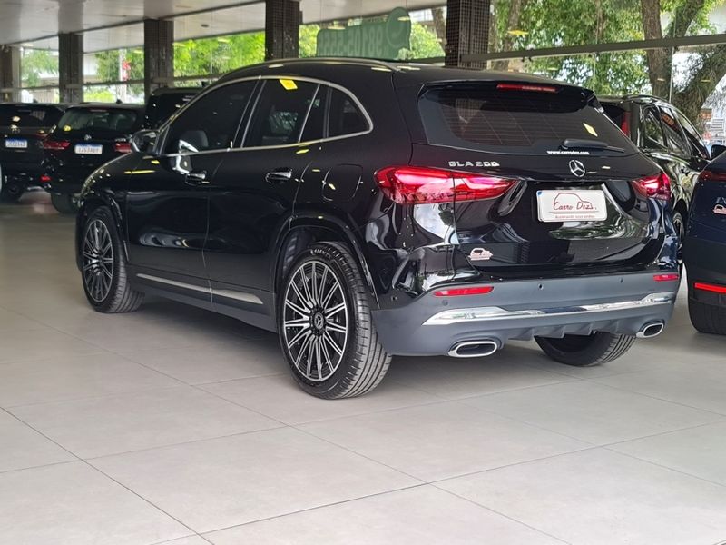 Mercedes-Benz GLA 200 1.3 MHEV AMG LINE 7G-DCT 2024/2024 CARRO DEZ NOVO HAMBURGO / Carros no Vale