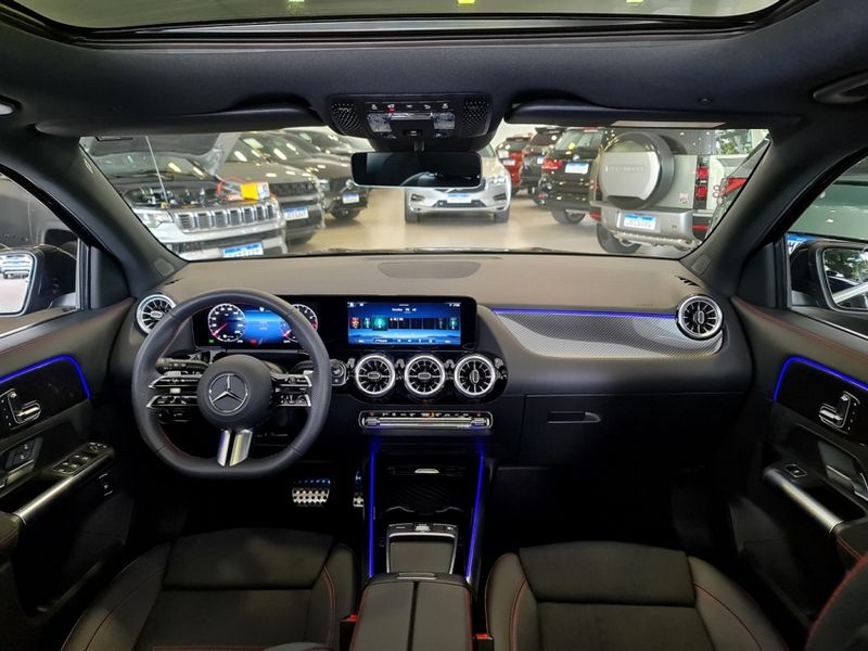 Mercedes-Benz GLA 200 1.3 MHEV AMG LINE 7G-DCT 2024/2024 CARRO DEZ NOVO HAMBURGO / Carros no Vale