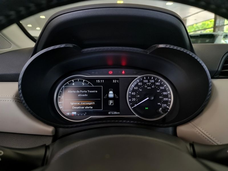 Nissan VERSA 1.6 16V FLEX EXCLUSIVE XTRONIC 2022/2023 CARRO DEZ NOVO HAMBURGO / Carros no Vale