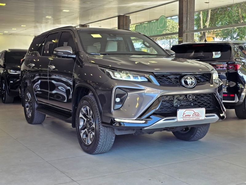 Toyota HILUX SW4 2.8 D-4D TURBO DIESEL DIAMOND 7L 4X4 AUTOMÁTICO 2023/2024 CARRO DEZ NOVO HAMBURGO / Carros no Vale Toyota HILUX SW4 2.8 D-4D TURBO DIESEL DIAMOND 7L 4X4 AUTOMÁTICO 2023/2024 CARRO DEZ NOVO HAMBURGO / Carros no Vale