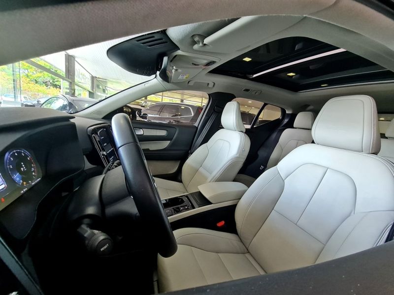 Volvo XC40 2.0 T4 GASOLINA INSCRIPTION GEARTRONIC 2020/2020 CARRO DEZ NOVO HAMBURGO / Carros no Vale
