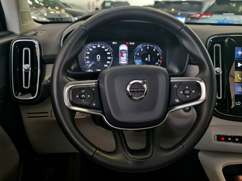 Volvo XC40 2.0 T4 GASOLINA INSCRIPTION GEARTRONIC 2020/2020 CARRO DEZ NOVO HAMBURGO / Carros no Vale
