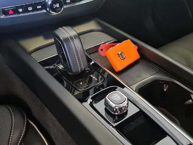 Volvo XC60 2.0 T8 RECHARGE POLESTAR ENGINEERED AWD GEARTRONIC 2021/2022 CARRO DEZ NOVO HAMBURGO / Carros no Vale Volvo XC60 2.0 T8 RECHARGE POLESTAR ENGINEERED AWD GEARTRONIC 2021/2022 CARRO DEZ NOVO HAMBURGO / Carros no Vale