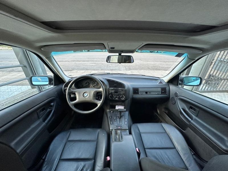 BMW 325i 2.5 SEDAN 24V GASOLINA 4P AUTOMÁTICO 1993/1993 CARRO AUTOMARCAS CAXIAS DO SUL / Carros no Vale