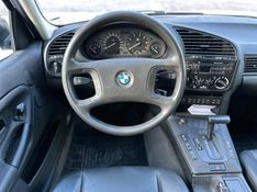 BMW 325i 2.5 SEDAN 24V GASOLINA 4P AUTOMÁTICO 1993/1993 CARRO AUTOMARCAS CAXIAS DO SUL / Carros no Vale