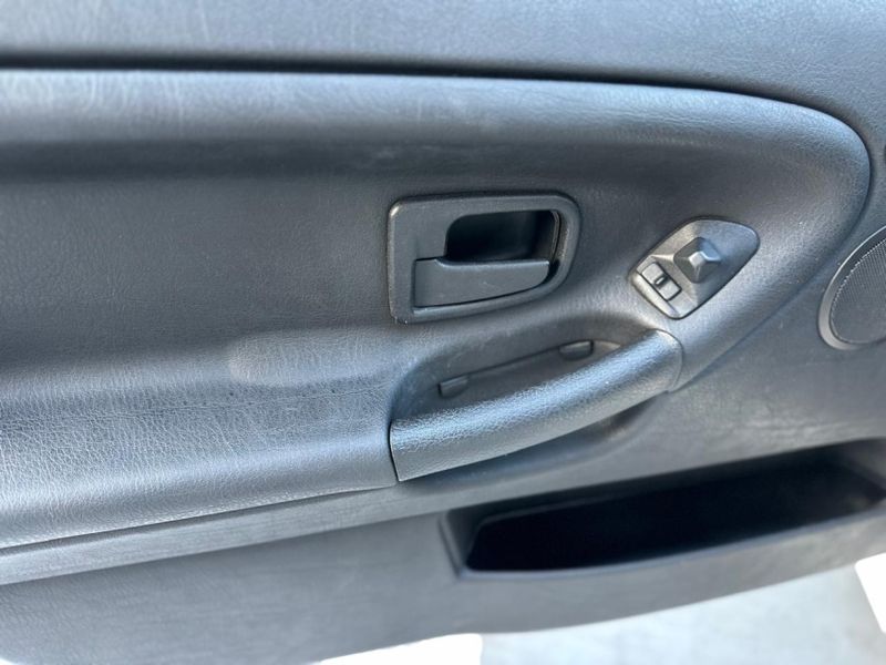 BMW 325i 2.5 SEDAN 24V GASOLINA 4P AUTOMÁTICO 1993/1993 CARRO AUTOMARCAS CAXIAS DO SUL / Carros no Vale