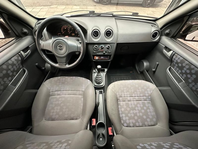 Chevrolet PRISMA 1.4 MPFI JOY 8V FLEX 4P MANUAL 2009/2010 CARRO AUTOMARCAS CAXIAS DO SUL / Carros no Vale