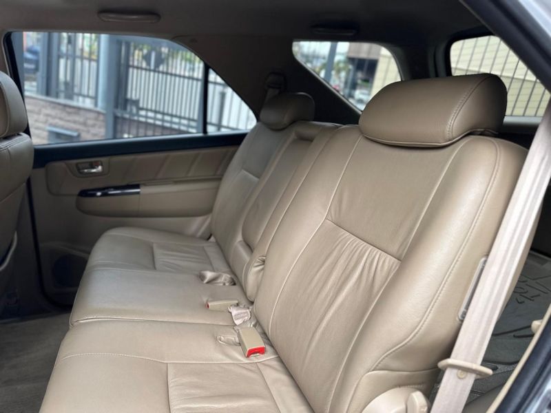 Toyota HILUX SW4 3.0 SRV 4X4 16V TURBO INTERCOOLER DIESEL 4P AUTOMÁTICO 2014/2015 CARRO AUTOMARCAS CAXIAS DO SUL / Carros no Vale Toyota HILUX SW4 3.0 SRV 4X4 16V TURBO INTERCOOLER DIESEL 4P AUTOMÁTICO 2014/2015 CARRO AUTOMARCAS CAXIAS DO SUL / Carros no Vale