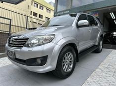 Toyota HILUX SW4 3.0 SRV 4X4 16V TURBO INTERCOOLER DIESEL 4P AUTOMÁTICO 2014/2015 CARRO AUTOMARCAS CAXIAS DO SUL / Carros no Vale