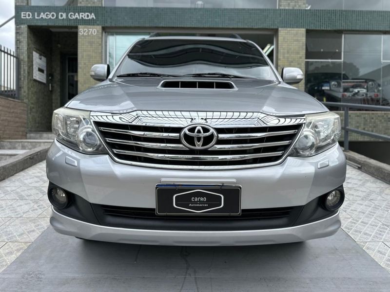Toyota HILUX SW4 3.0 SRV 4X4 16V TURBO INTERCOOLER DIESEL 4P AUTOMÁTICO 2014/2015 CARRO AUTOMARCAS CAXIAS DO SUL / Carros no Vale Toyota HILUX SW4 3.0 SRV 4X4 16V TURBO INTERCOOLER DIESEL 4P AUTOMÁTICO 2014/2015 CARRO AUTOMARCAS CAXIAS DO SUL / Carros no Vale