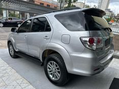 Toyota HILUX SW4 3.0 SRV 4X4 16V TURBO INTERCOOLER DIESEL 4P AUTOMÁTICO 2014/2015 CARRO AUTOMARCAS CAXIAS DO SUL / Carros no Vale