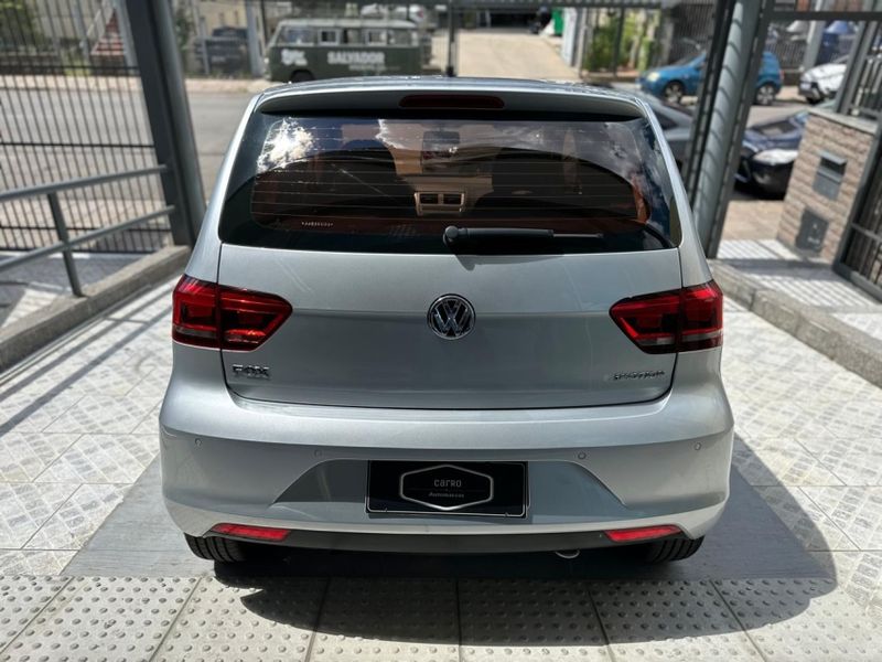 Volkswagen FOX 1.6 MSI TOTAL FLEX CONNECT 4P I-MOTION 2017/2018 CARRO AUTOMARCAS CAXIAS DO SUL / Carros no Vale