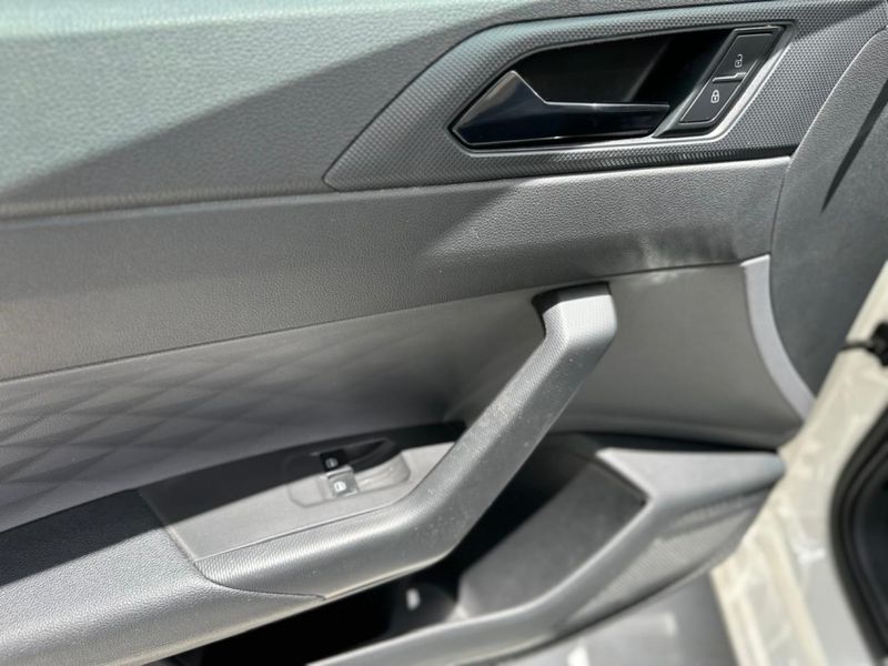 Volkswagen POLO 1.0 MPI TRACK MANUAL 2024/2025 CARRO AUTOMARCAS CAXIAS DO SUL / Carros no Vale