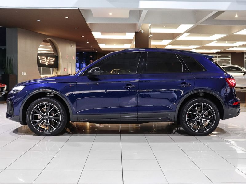 Audi Q5 2.0 45 TFSI GASOLINA S LINE BLACK QUATTRO S TRONIC 2021/2021 VIA BELLA VEÍCULOS ESPECIAIS CAXIAS DO SUL / Carros no Vale