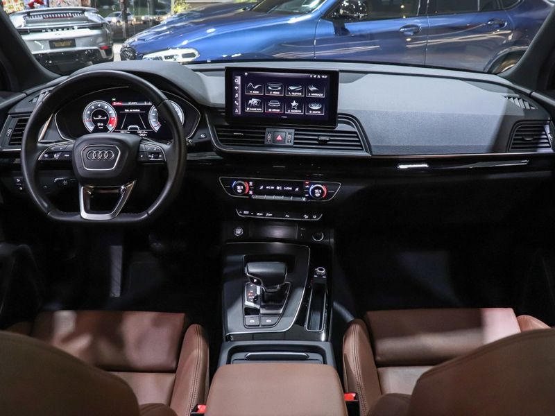 Audi Q5 2.0 45 TFSI GASOLINA S LINE BLACK QUATTRO S TRONIC 2021/2021 VIA BELLA VEÍCULOS ESPECIAIS CAXIAS DO SUL / Carros no Vale