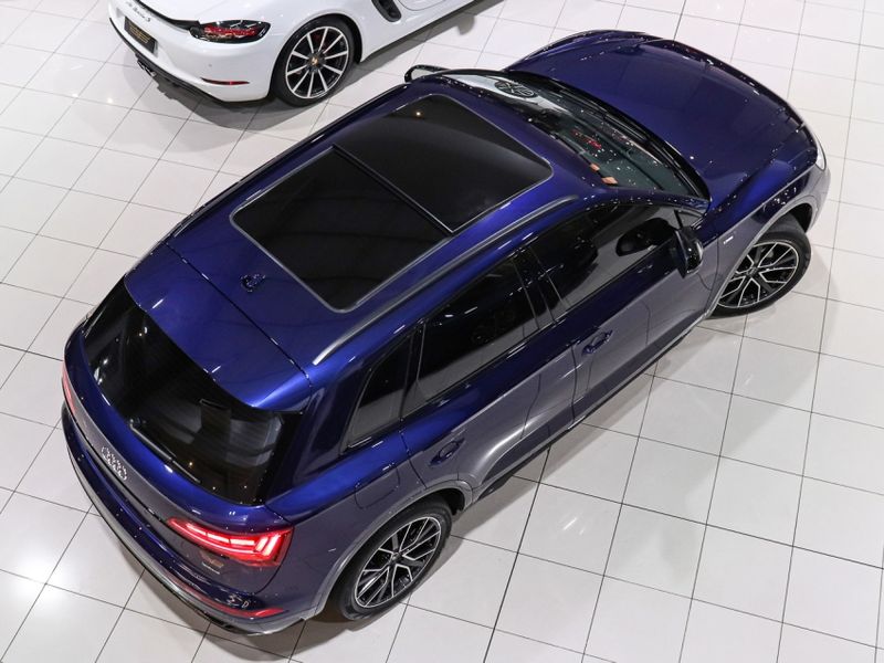 Audi Q5 2.0 45 TFSI GASOLINA S LINE BLACK QUATTRO S TRONIC 2021/2021 VIA BELLA VEÍCULOS ESPECIAIS CAXIAS DO SUL / Carros no Vale