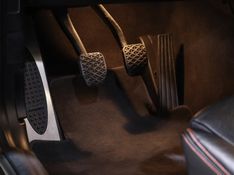 BMW 1 M 3.0 COUPÉ 24V GASOLINA BI-TURBO 2P MANUAL 2011/2012 VIA BELLA VEÍCULOS ESPECIAIS CAXIAS DO SUL / Carros no Vale