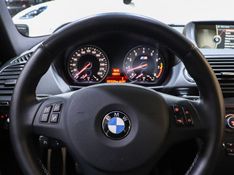 BMW 1 M 3.0 COUPÉ 24V GASOLINA BI-TURBO 2P MANUAL 2011/2012 VIA BELLA VEÍCULOS ESPECIAIS CAXIAS DO SUL / Carros no Vale