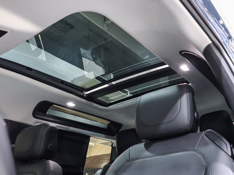 Land Rover DEFENDER 3.0 D300 TURBO DIESEL MHEV 90 HSE AWD AUTOMÁTICO 2023/2023 VIA BELLA VEÍCULOS ESPECIAIS CAXIAS DO SUL / Carros no Vale