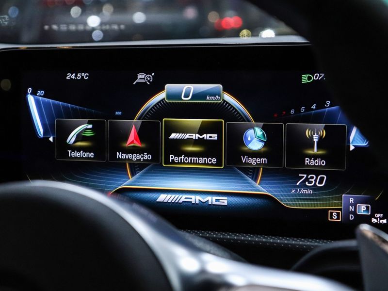 Mercedes-Benz A 45 AMG 2.0 CGI GASOLINA S 4MATIC SPEEDSHIFT 2022/2023 VIA BELLA VEÍCULOS ESPECIAIS CAXIAS DO SUL / Carros no Vale