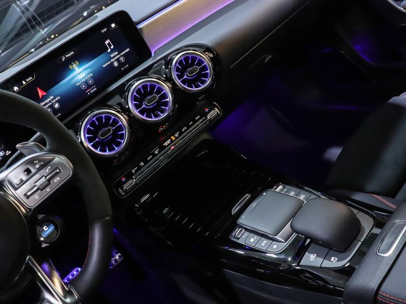 Mercedes-Benz A 45 AMG 2.0 CGI GASOLINA S 4MATIC SPEEDSHIFT 2022/2023 VIA BELLA VEÍCULOS ESPECIAIS CAXIAS DO SUL / Carros no Vale