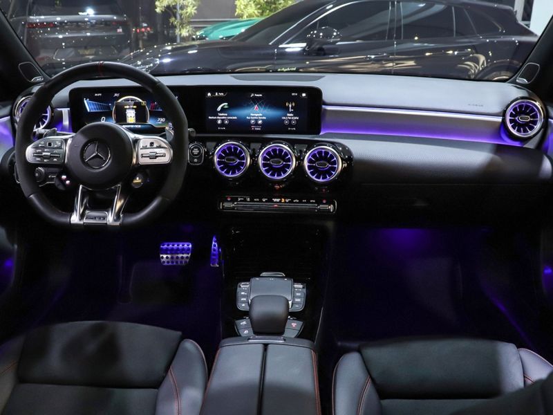 Mercedes-Benz A 45 AMG 2.0 CGI GASOLINA S 4MATIC SPEEDSHIFT 2022/2023 VIA BELLA VEÍCULOS ESPECIAIS CAXIAS DO SUL / Carros no Vale