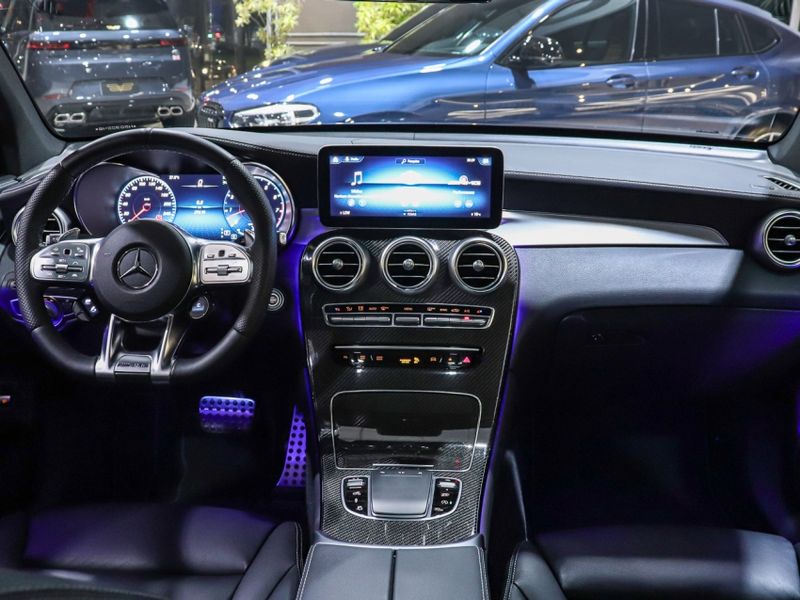 Mercedes-Benz GLC 43 AMG 3.0 V6 GASOLINA 4MATIC 9G-TRONIC 2021/2022 VIA BELLA VEÍCULOS ESPECIAIS CAXIAS DO SUL / Carros no Vale