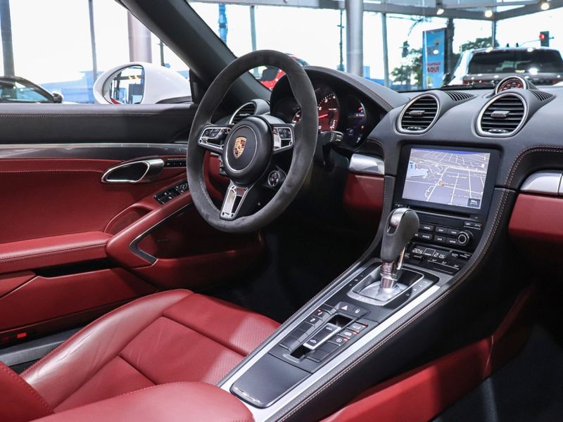 Porsche 718 2.5 16V H4 GASOLINA BOXSTER S PDK 2017/2018 VIA BELLA VEÍCULOS ESPECIAIS CAXIAS DO SUL / Carros no Vale