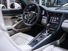 Porsche 911 3.0 24V H6 GASOLINA CARRERA CABRIOLET PDK 2017/2017 VIA BELLA VEÍCULOS ESPECIAIS CAXIAS DO SUL / Carros no Vale