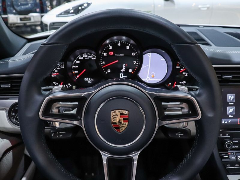 Porsche 911 3.0 24V H6 GASOLINA CARRERA CABRIOLET PDK 2017/2017 VIA BELLA VEÍCULOS ESPECIAIS CAXIAS DO SUL / Carros no Vale
