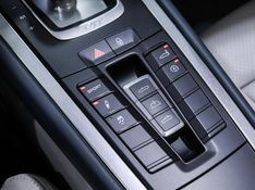 Porsche 911 3.0 24V H6 GASOLINA CARRERA CABRIOLET PDK 2017/2017 VIA BELLA VEÍCULOS ESPECIAIS CAXIAS DO SUL / Carros no Vale